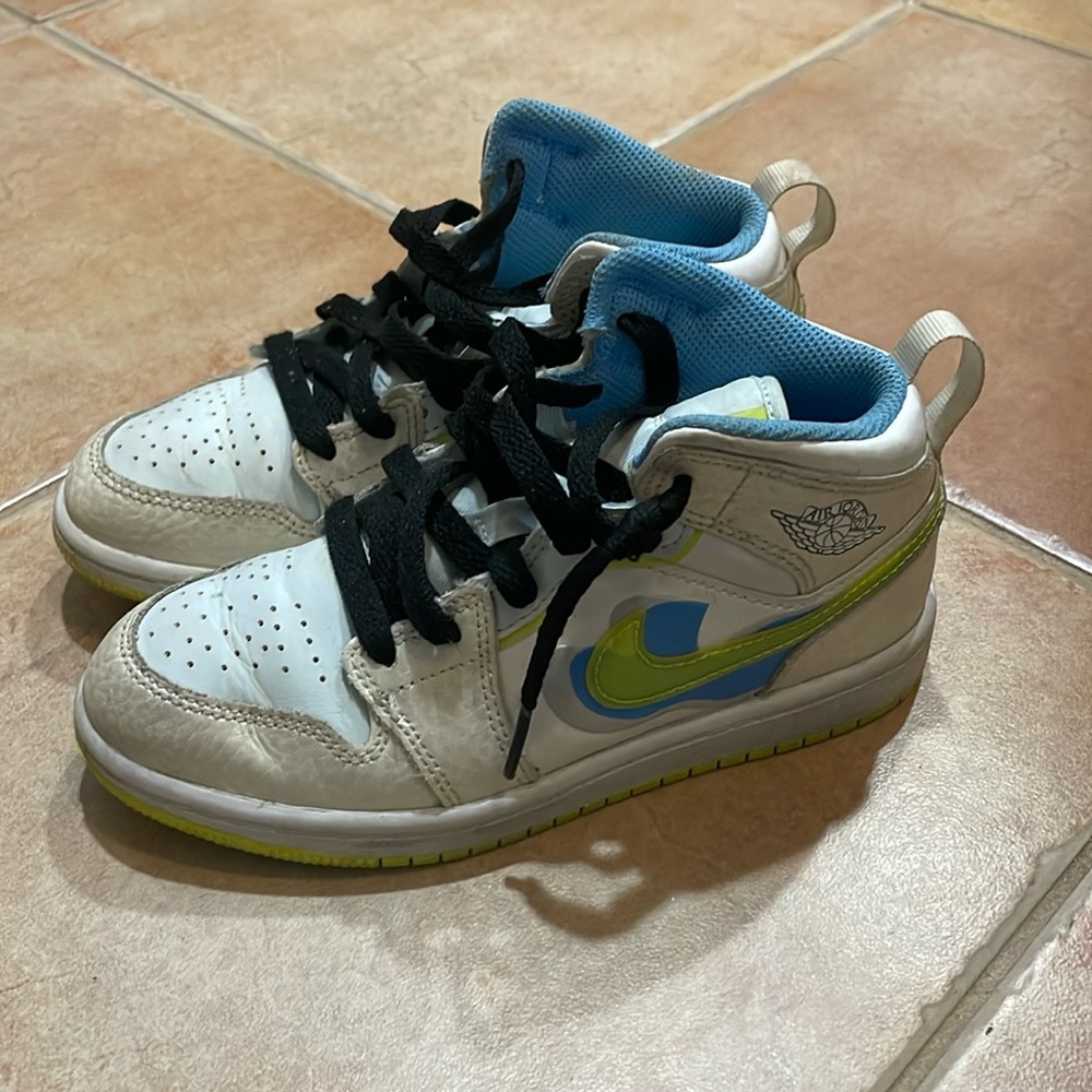 Boys girls Air Jordan sneakers size 1